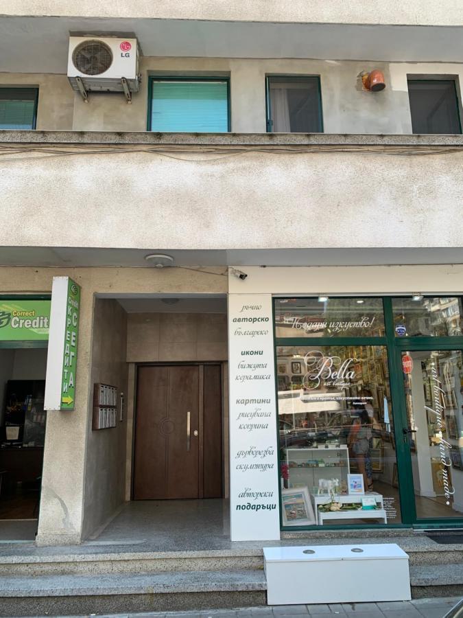 Samuil Apartment Burgas Bagian luar foto